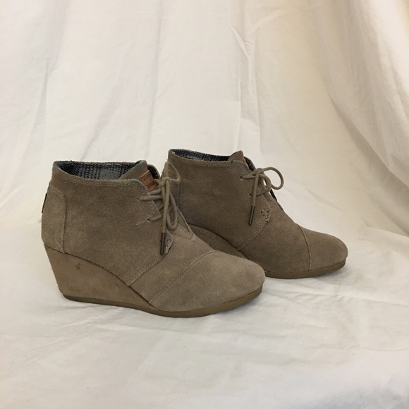 TOMS Taupe Suede Desert Wedges 7