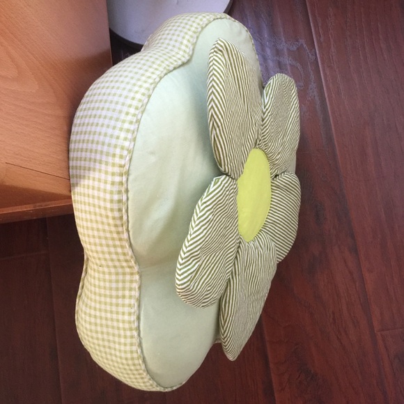 Lt. Green flower Cushion - Picture 3 of 3