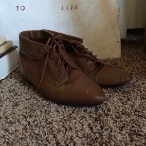 Vintage tan ankle boots