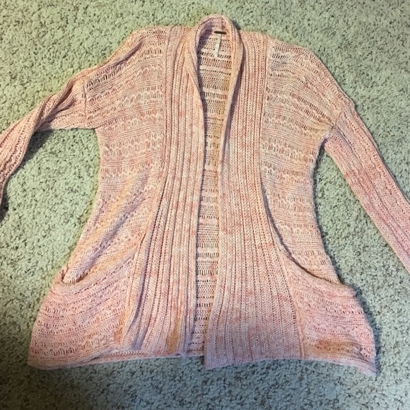 Free People Sweaters - Free People sweater. Size medium but can fit a sm.