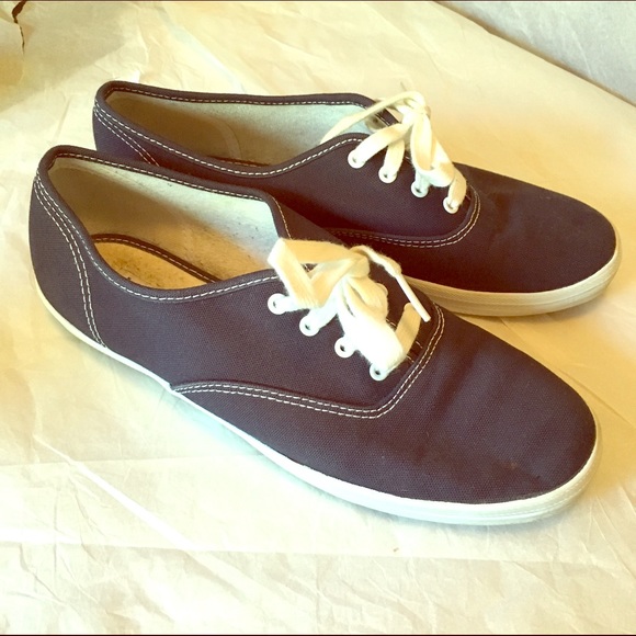 Navy keds