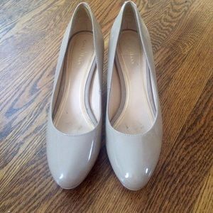 Cole Haan nude pumps