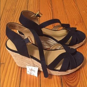 American Eagle wedge sandals, sz 7, navy