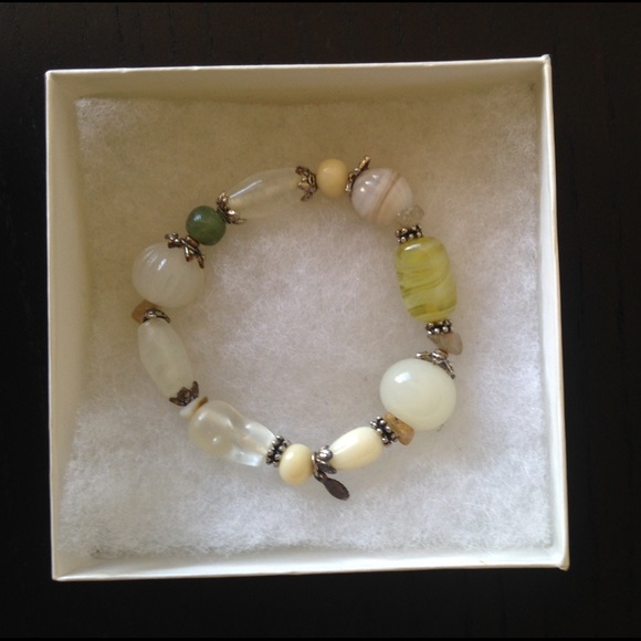 Bracelet - Picture 1 of 3