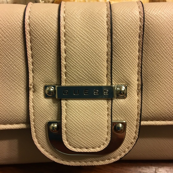 Guess Wallet - Picture 4 of 4