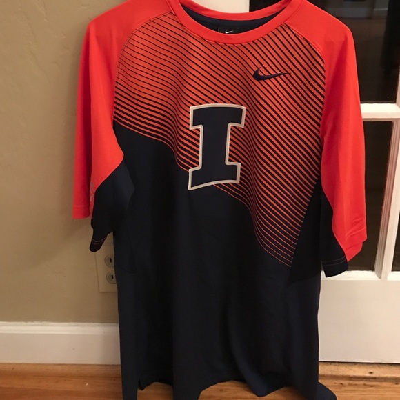 Nike dry fit fighting Illini tee