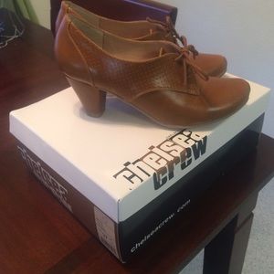 Chelsea Crew tie up Matis shoes