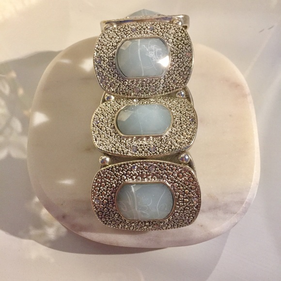 Jewelry - ✨amazing sparkly silver bracelet✨