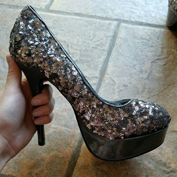 hoka one one road shoes