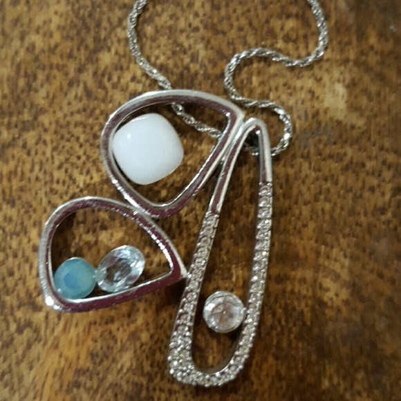 Swarovski 11 inch necklace - Picture 2 of 3