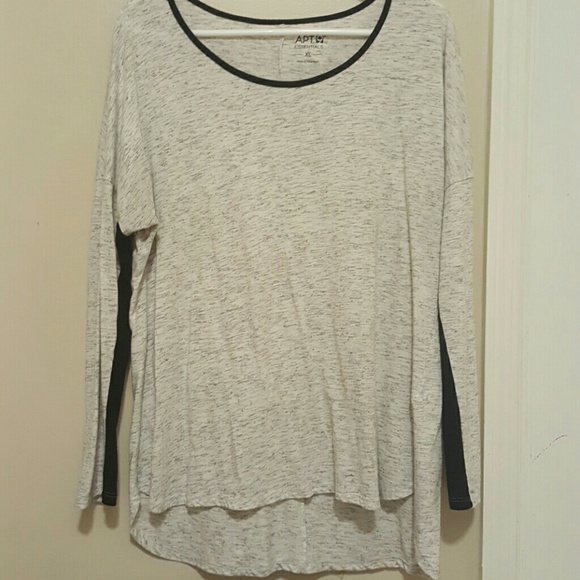 Apt 9 heathered gray and black tunic