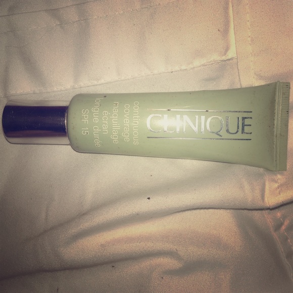 Clinique Continuous Coverage Foundation