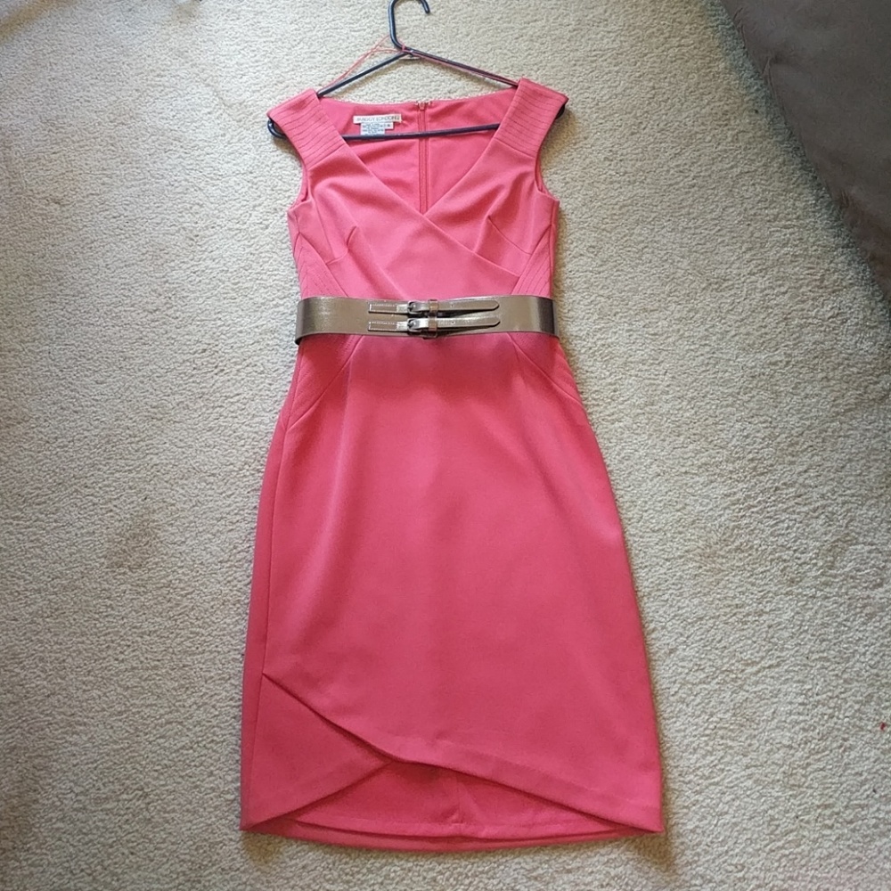 Cap shoulder dress with belt