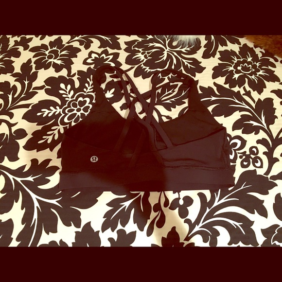 Lulu lemon sports bra with cross cross straps