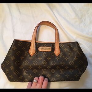 Louis Vuitton knock off hand bag!