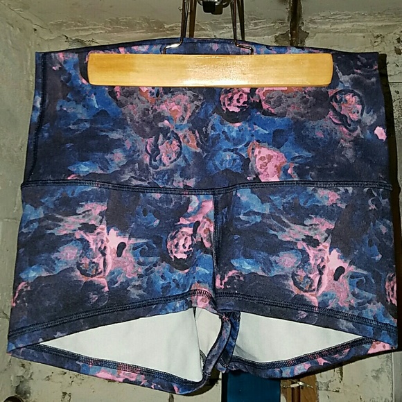 Lululemon Boogie Shorts High Waisted Sz 6
