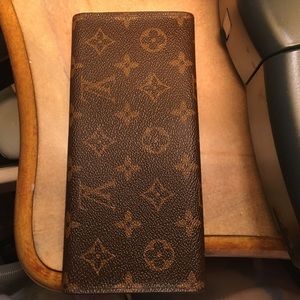 Louis Vuitton wallet! Perfect condition!
