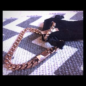 Rose gold colored ring and bracelet set