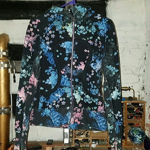 Lululemon Scuba Hoodie Size 6