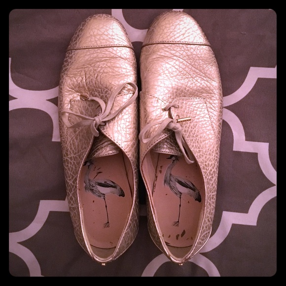 Ted Baker gold lace up shoes size 7.5