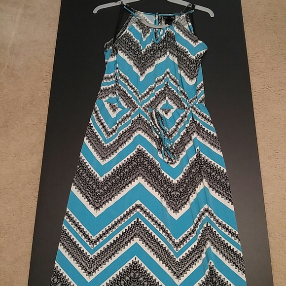 Maxi dress. Turquoise with silver neck
