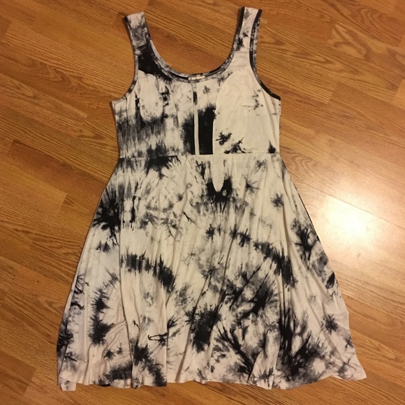 Large Dress.