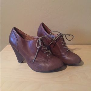 Oxford Wedge Heel