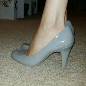 Gray heels