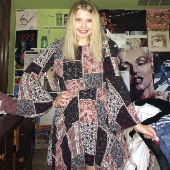 AE long bell sleeve floral dress!