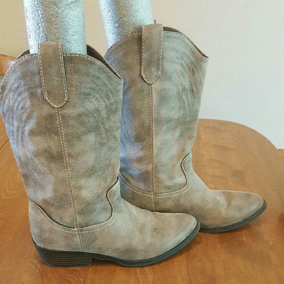 Mossimo cowgirl boots size 8