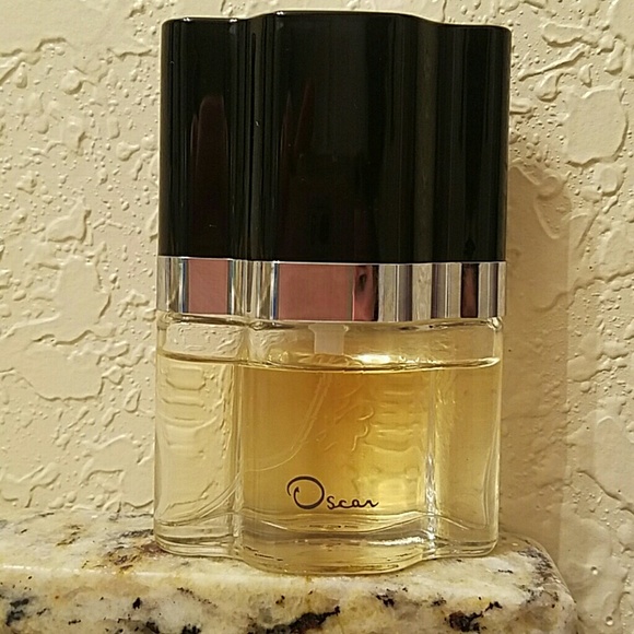 Oscar de la Renta women's perfume
