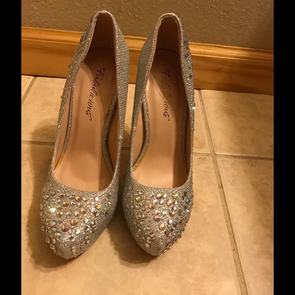 High Heels - Picture 1 of 3