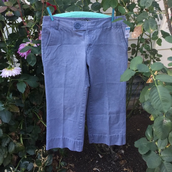 Old Navy Pants - Low waist capris by Old Navy