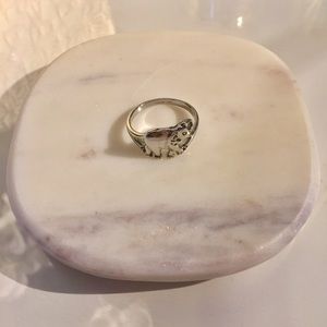 ✨unique silver ring with an elephant✨