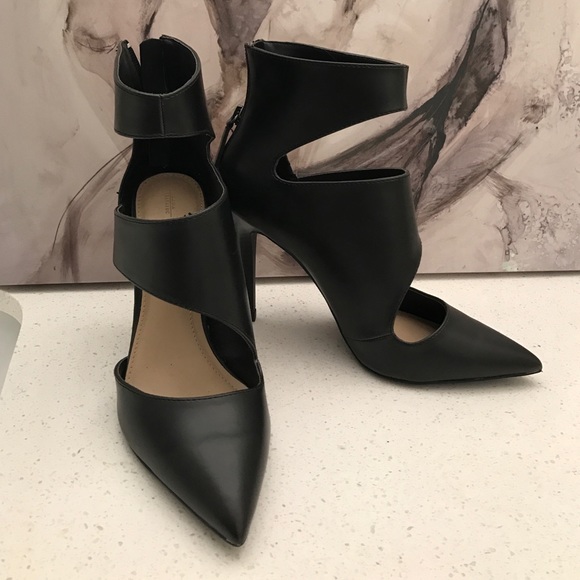 Zara Pumps NWOT