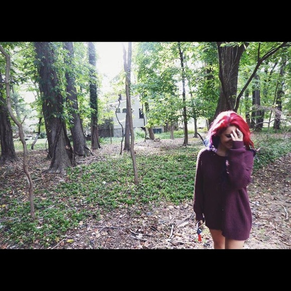 Urban Outfitters maroon sweater - Picture 4 of 4