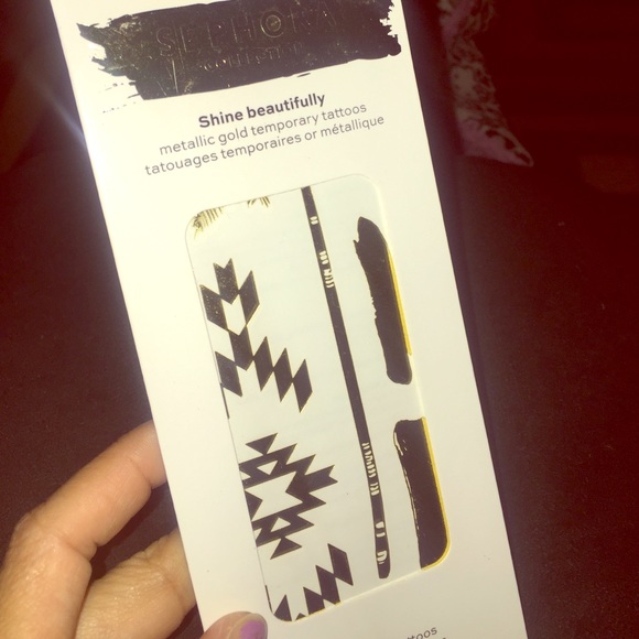 Metallic temp tattoos