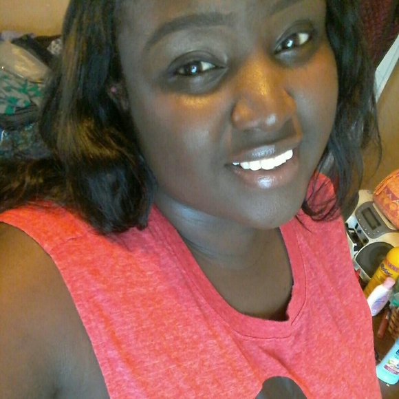 Meet your Posher, Shakira - Picture 1 of 1