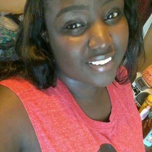 Meet your Posher, Shakira