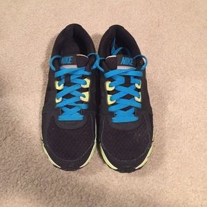 Nike dual fusion st2