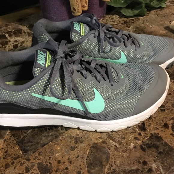 Nike tennis shoes