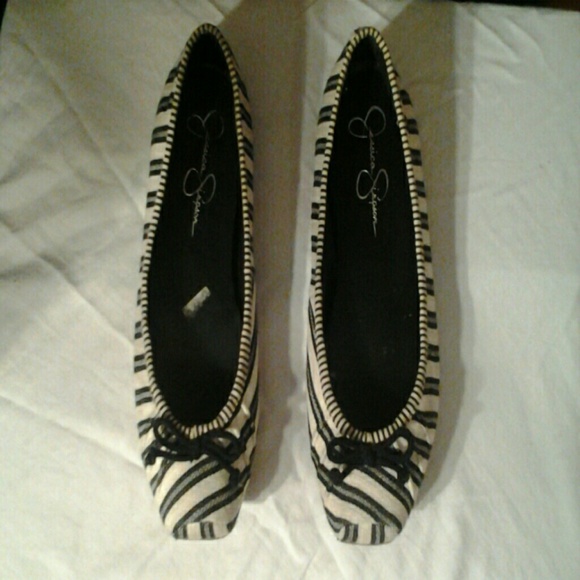 jessica simpson leve flats