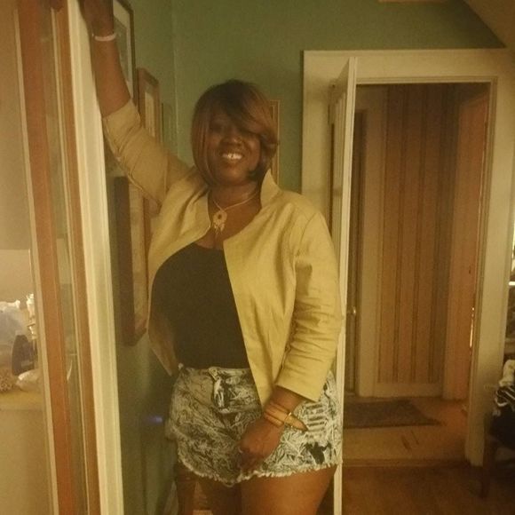 Meet your Posher, Holly