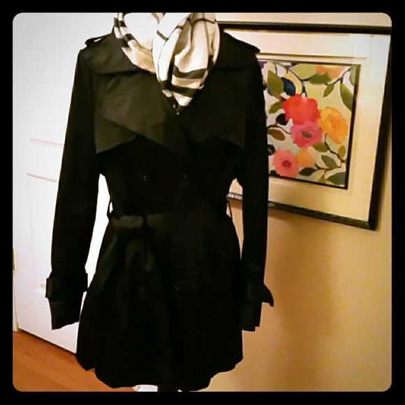 Vertigo Paris; Black Satin Trench Coat 🐝