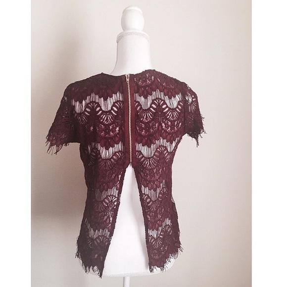 Sold ❌ Gorgeous Eyelash Lace Top - Picture 4 of 4