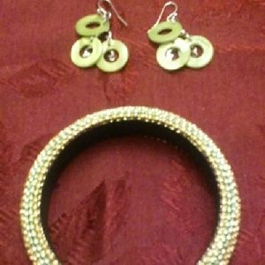 Necklace and earring set