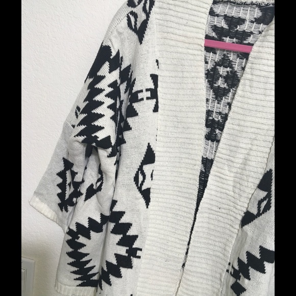 Oversized Beautiful Sweater - Picture 5 of 6