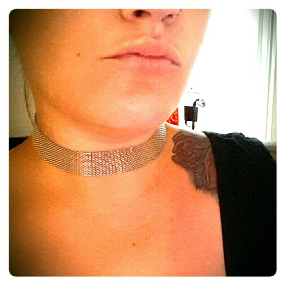 FASHION CHOKER