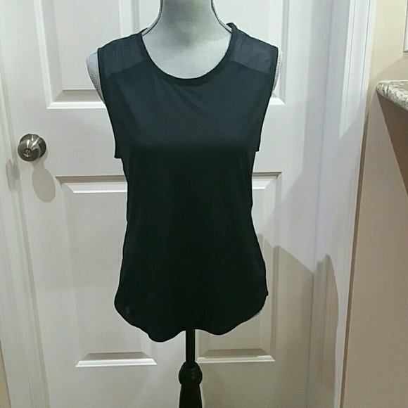 BLACK ATHLETA SLEEVELESS SHIRT