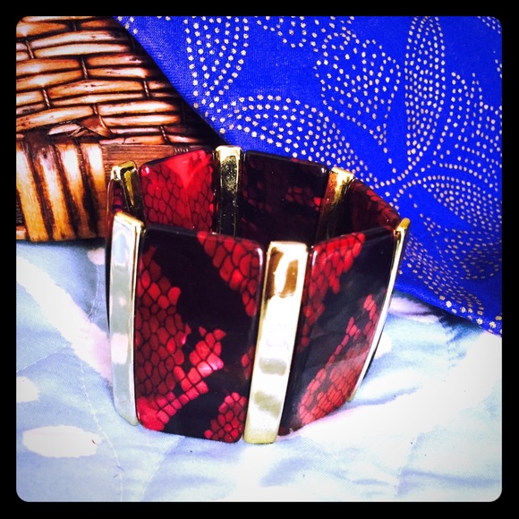 Jewelry - Purple and gold snakeskin print bracelet